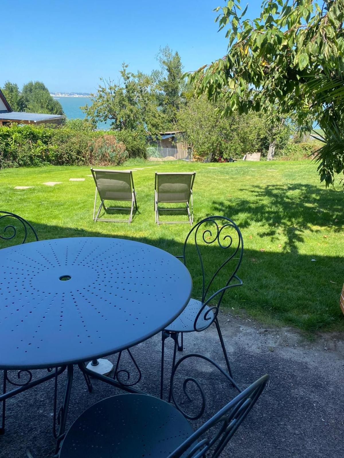 Gites De La Baie D'Honfleur Cricquebœuf Exteriör bild