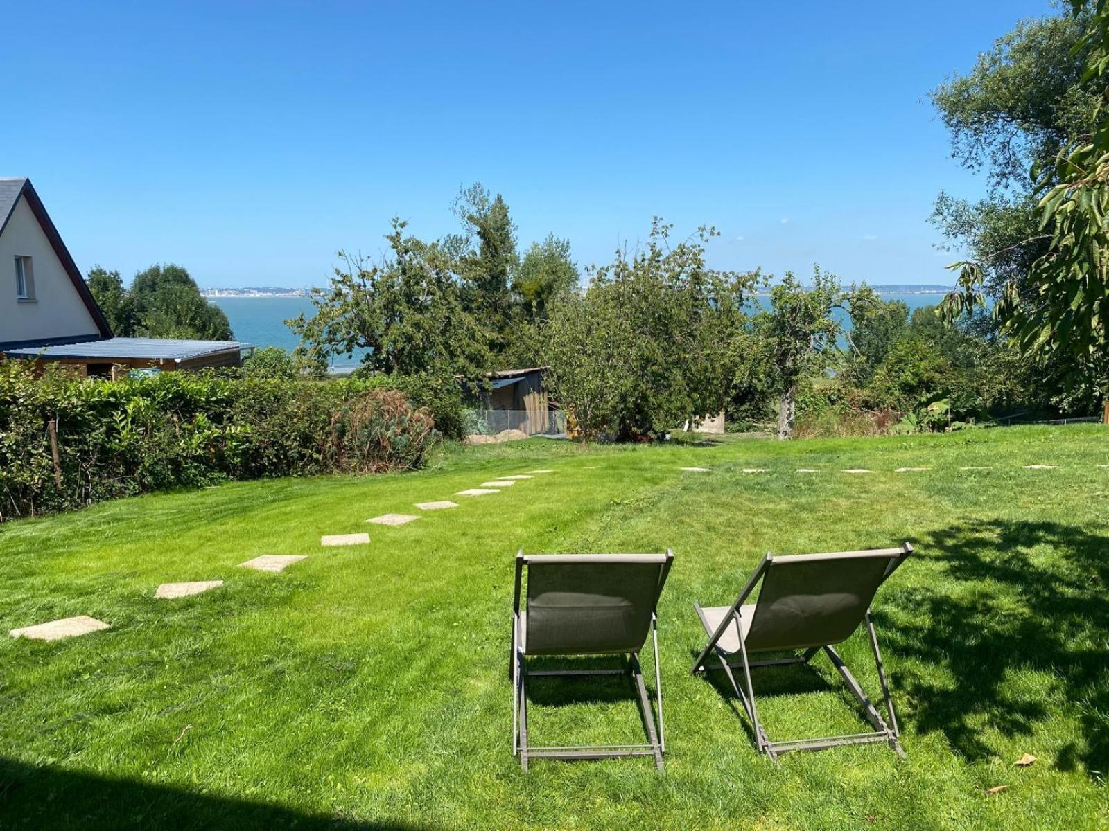 Gites De La Baie D'Honfleur Cricquebœuf Exteriör bild