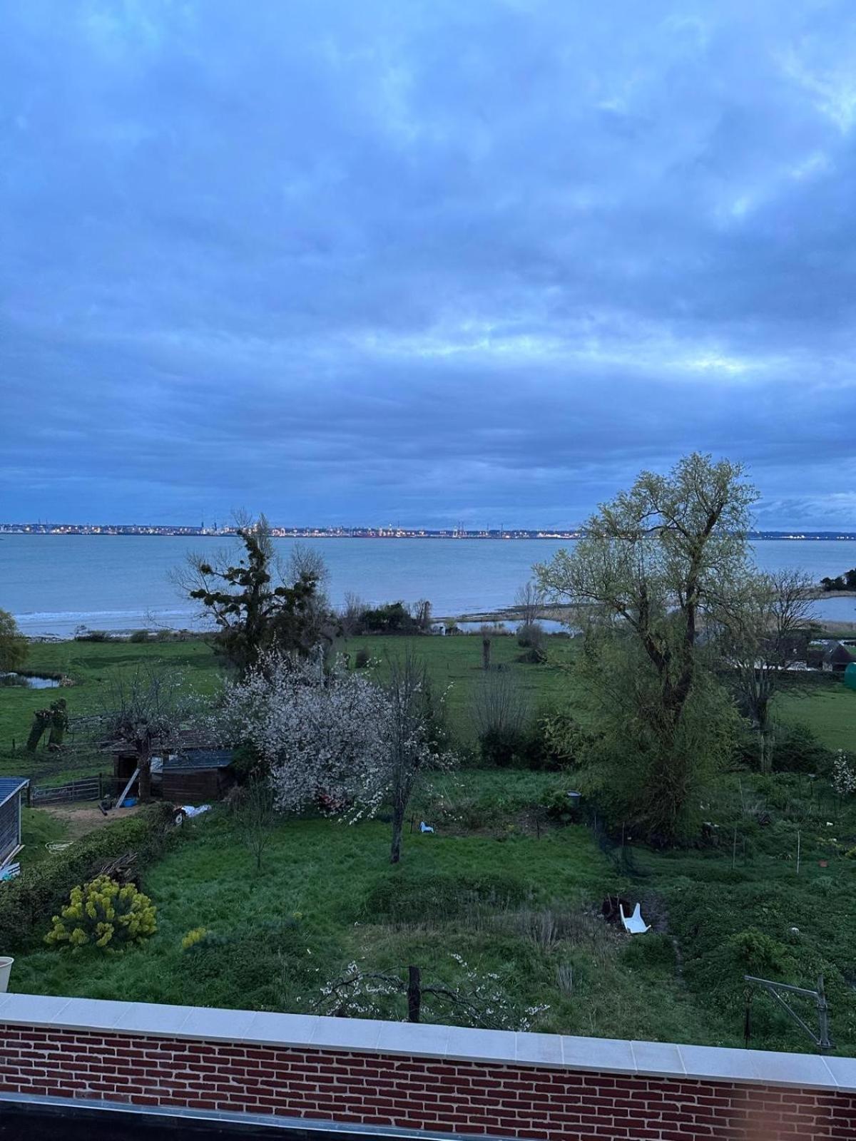 Gites De La Baie D'Honfleur Cricquebœuf Exteriör bild